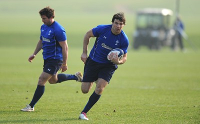 16.03.11 - Wales Rugby Training - Mike Phillips during training. 