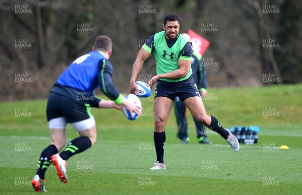 160315 - Wales Rugby Training -Taulupe Faletau during training