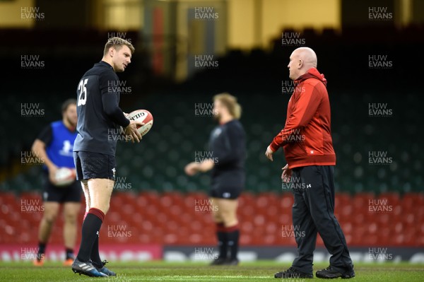 160318 - Wales Rugby Training - Dan Biggar and Shaun Edwards during training