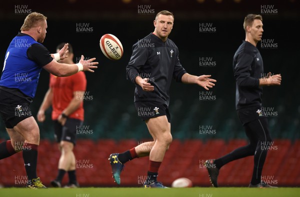 160318 - Wales Rugby Training - Hadleigh Parkes during training