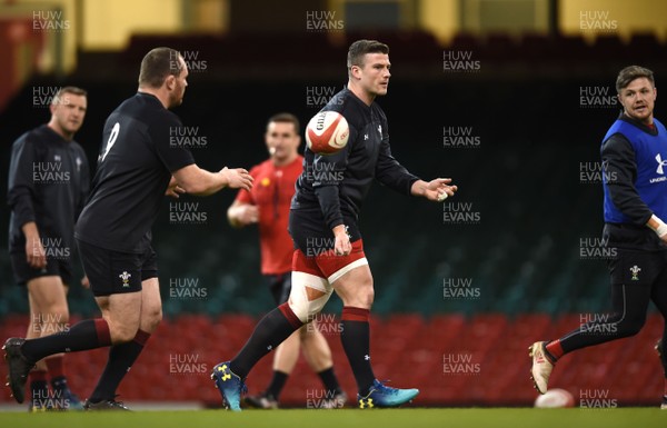 160318 - Wales Rugby Training - Scott Williams during training