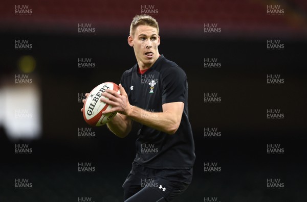 160318 - Wales Rugby Training - Liam Williams during training