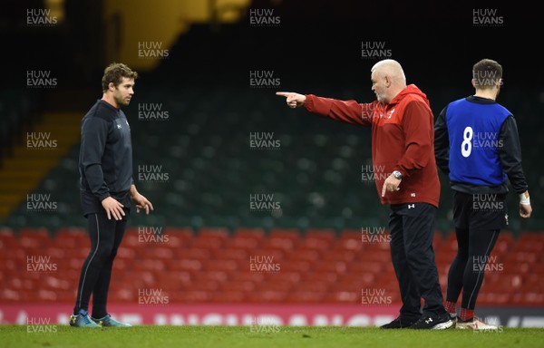 160318 - Wales Rugby Training - Leigh Halfpenny and Warren Gatland during training
