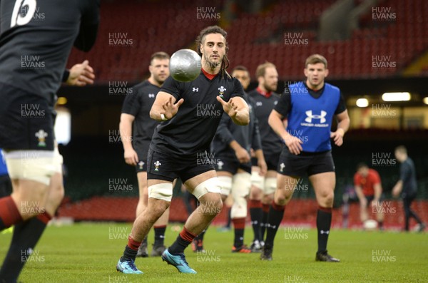 160318 - Wales Rugby Training - Josh Navidi during training