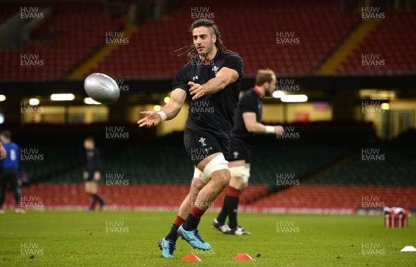 160318 - Wales Rugby Training - Josh Navidi during training
