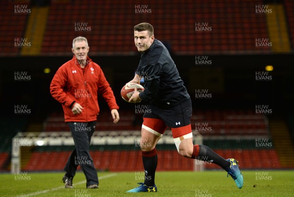 160318 - Wales Rugby Training - Scott Williams during training