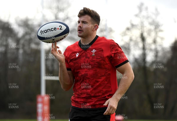 160321 - Wales Rugby Training - Elliot Dee during training