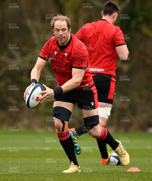 160321 - Wales Rugby Training - Alun Wyn Jones during training