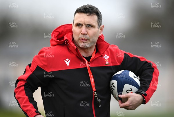 160321 - Wales Rugby Training - Stephen Jones during training