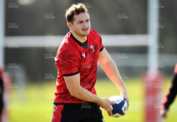 160321 - Wales Rugby Training - Hallam Amos during training
