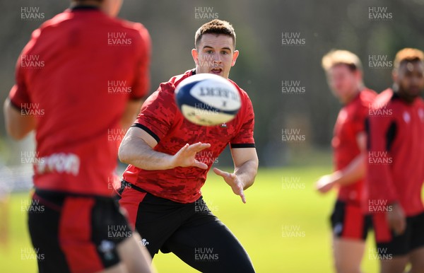160321 - Wales Rugby Training - Owen Watkin during training