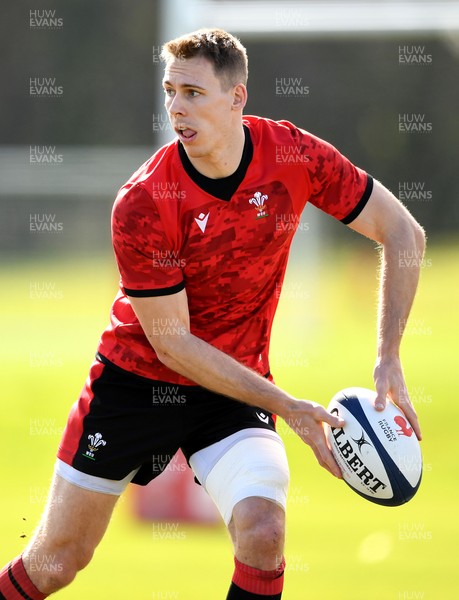 160321 - Wales Rugby Training - Liam Williams during training
