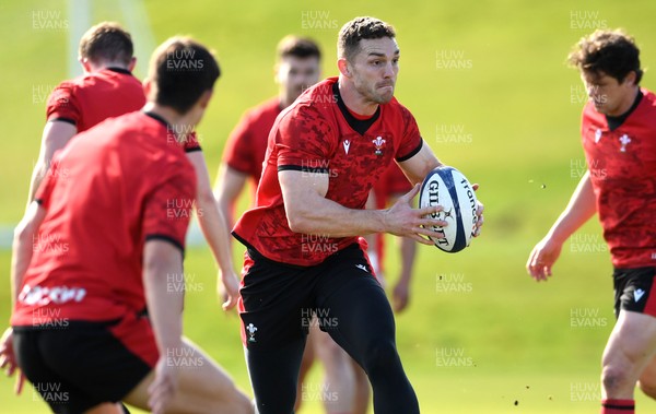 160321 - Wales Rugby Training - George North during training