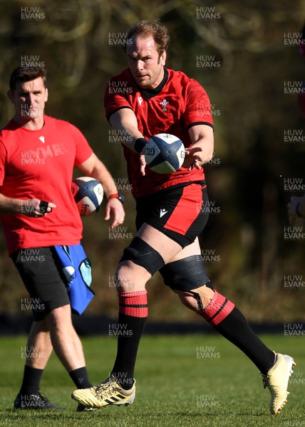 160321 - Wales Rugby Training - Alun Wyn Jones during training