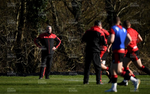160321 - Wales Rugby Training - Wayne Pivac during training