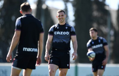 160323 - Wales Rugby Training - George North during training