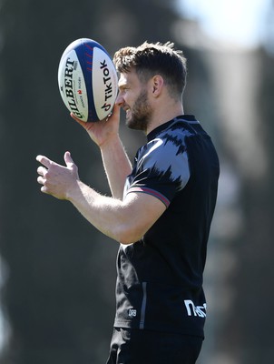 160323 - Wales Rugby Training - Dan Biggar during training