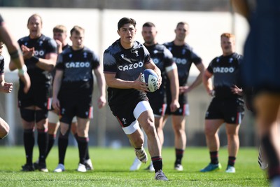 160323 - Wales Rugby Training - Louis Rees-Zammit during training