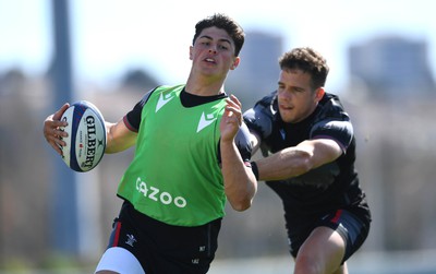 160323 - Wales Rugby Training - Louis Rees-Zammit during training