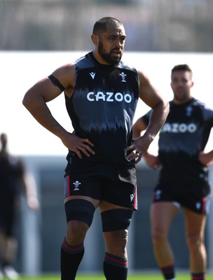 160323 - Wales Rugby Training - Taulupe Faletau during training