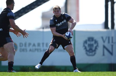 160323 - Wales Rugby Training - Nick Tompkins during training