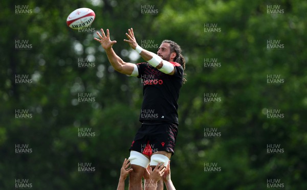 160622 - Wales Rugby Training - Josh Navidi during training