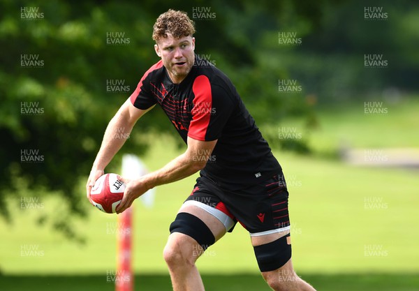 160622 - Wales Rugby Training - Will Rowlands during training