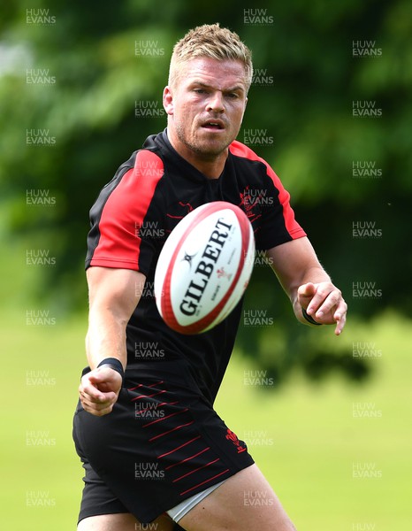 160622 - Wales Rugby Training - Gareth Anscombe during training