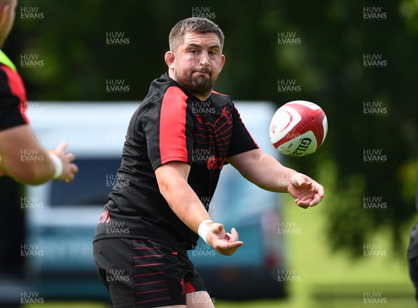 160622 - Wales Rugby Training - Wyn Jones during training