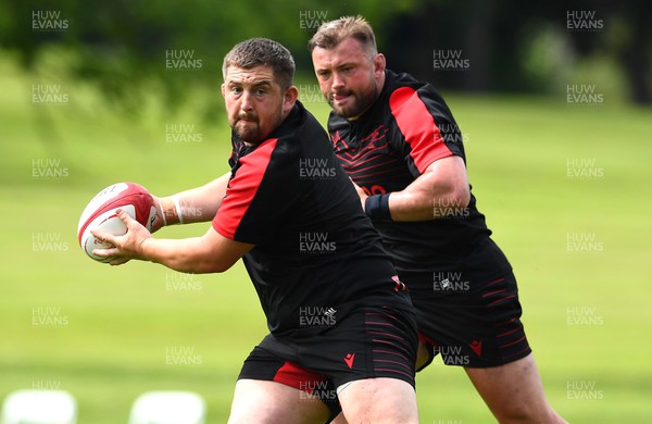 160622 - Wales Rugby Training - Wyn Jones during training
