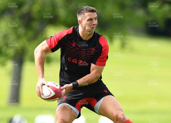 160622 - Wales Rugby Training - Owen Watkin during training