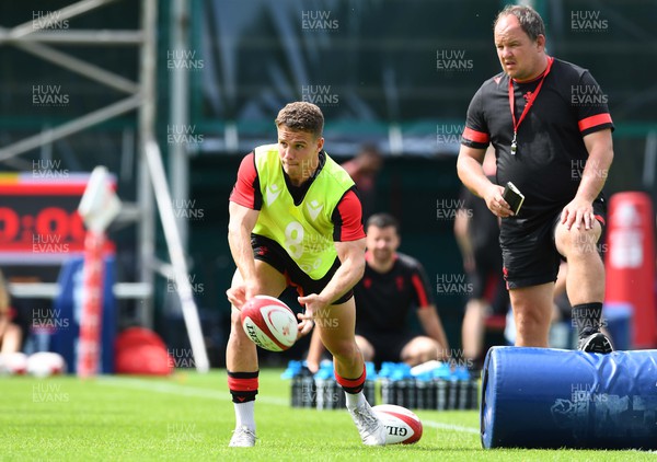 160622 - Wales Rugby Training - Kieran Hardy during training