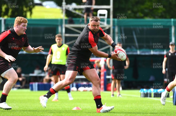 160622 - Wales Rugby Training - Sam Parry during training