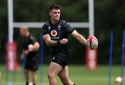 160625 - Wales Rugby Training - Joe Roberts during training