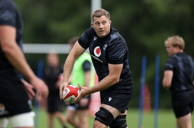 160625 - Wales Rugby Training - Ben Carter during training