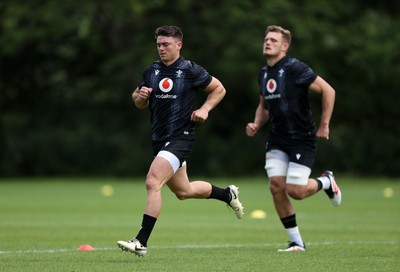 160625 - Wales Rugby Training - Reuben Morgan-Williams during training