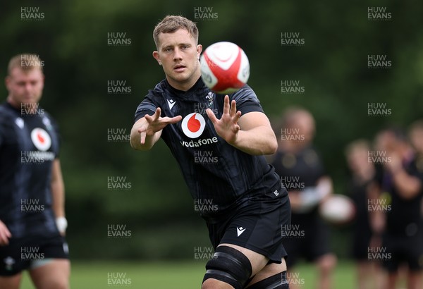 160625 - Wales Rugby Training - Ben Carter during training