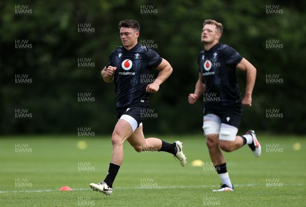 160625 - Wales Rugby Training - Reuben Morgan-Williams during training