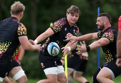 160626 - Wales Rugby Training - Ryan Woodman during training