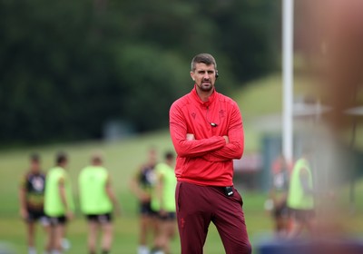 160626 - Wales Rugby Training - New Wales Defence Coach Peter Murchie