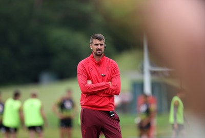 160626 - Wales Rugby Training - New Wales Defence Coach Peter Murchie