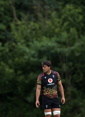 160626 - Wales Rugby Training - Teddy Williams during training