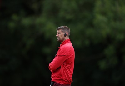 160626 - Wales Rugby Training - New Wales Defence Coach Peter Murchie