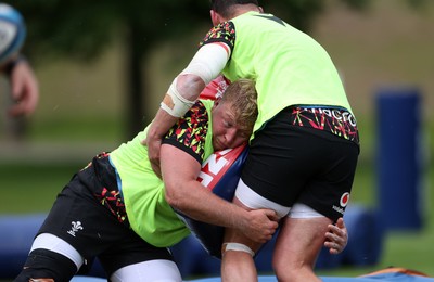 160626 - Wales Rugby Training - Rhys Barratt during training