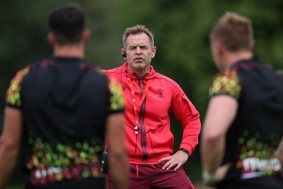160626 - Wales Rugby Training - Danny Wilson, Assistant Coach during training