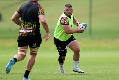 160626 - Wales Rugby Training - Gareth Thomas during training