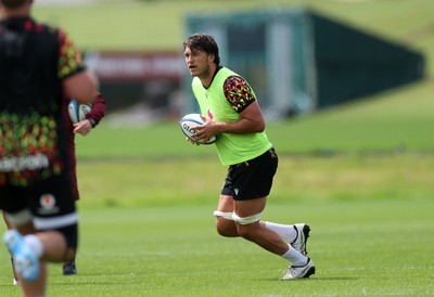 160626 - Wales Rugby Training - Teddy Williams during training