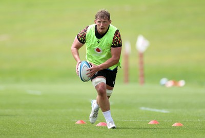 160626 - Wales Rugby Training - Jac Morgan during training