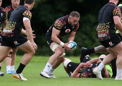 160626 - Wales Rugby Training - Harrison Keddie during training