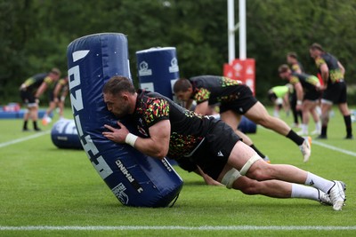 160626 - Wales Rugby Training - Harrison Keddie during training